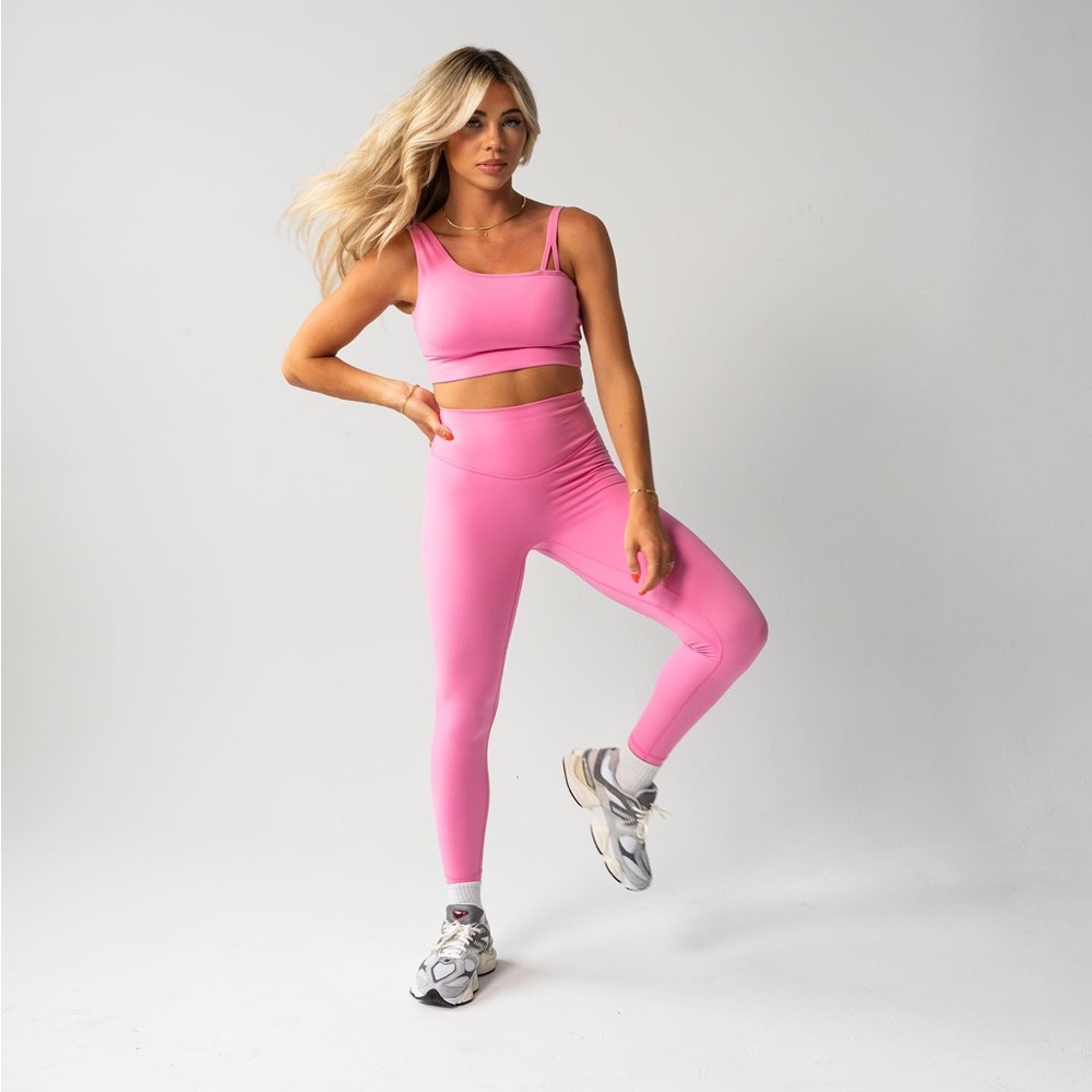 Courtney cahoon X ACTA collaboration set